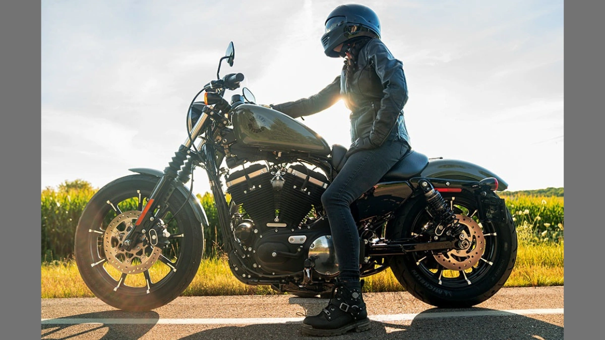 Harley Davidson Iron 883 Price, Specs, Top Speed