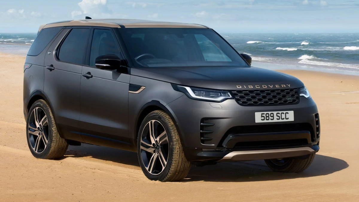 Land Rover Discovery vs Land Rover Defender comparison