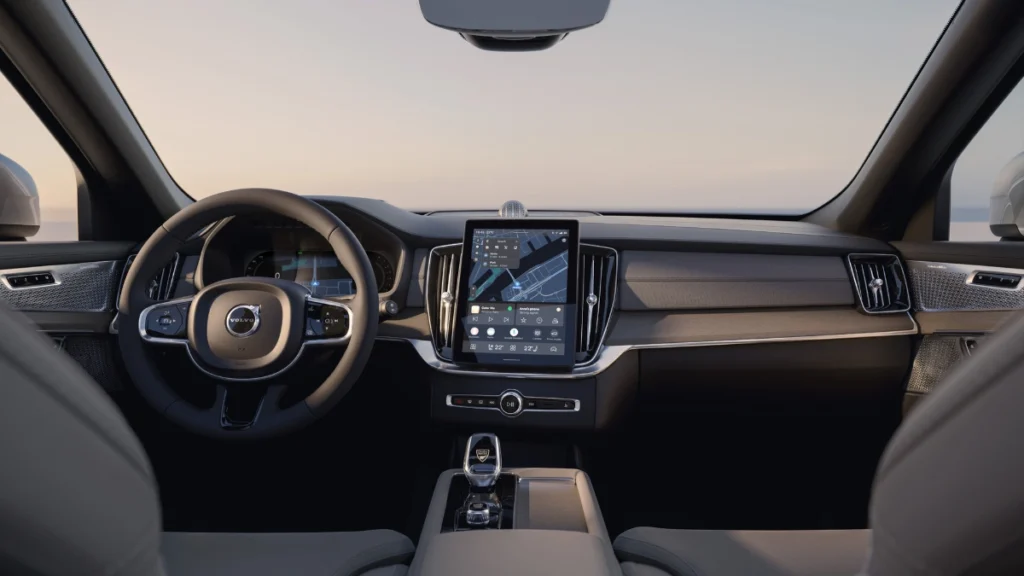 Volvo XC90 interior features with panoramic sunroof