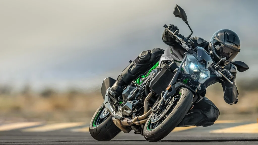 Kawasaki Z900 maintenance cost and service intervals