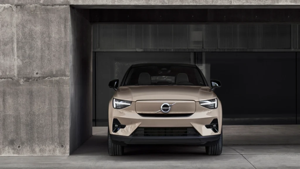 Volvo EC40 Smart Features with Google Built-In and Apple CarPlay