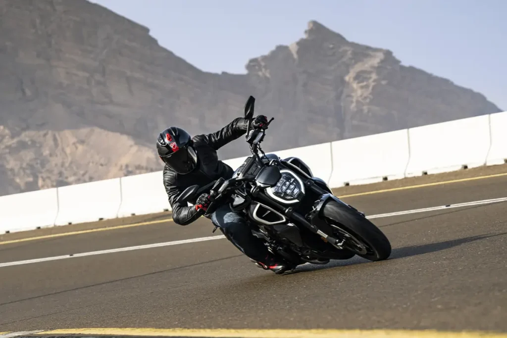 Ducati Diavel V4 City Riding Experience