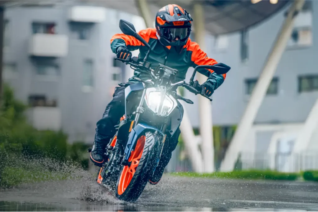 KTM 160 Duke Highway Mileage Review